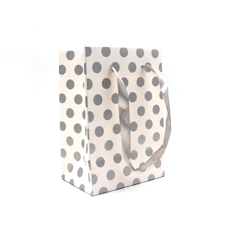 Luxury Carrier Bags with Satin Ribbons Handle
